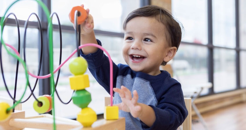 baby-leker-iStock-1056360056 Olympicaförskolan